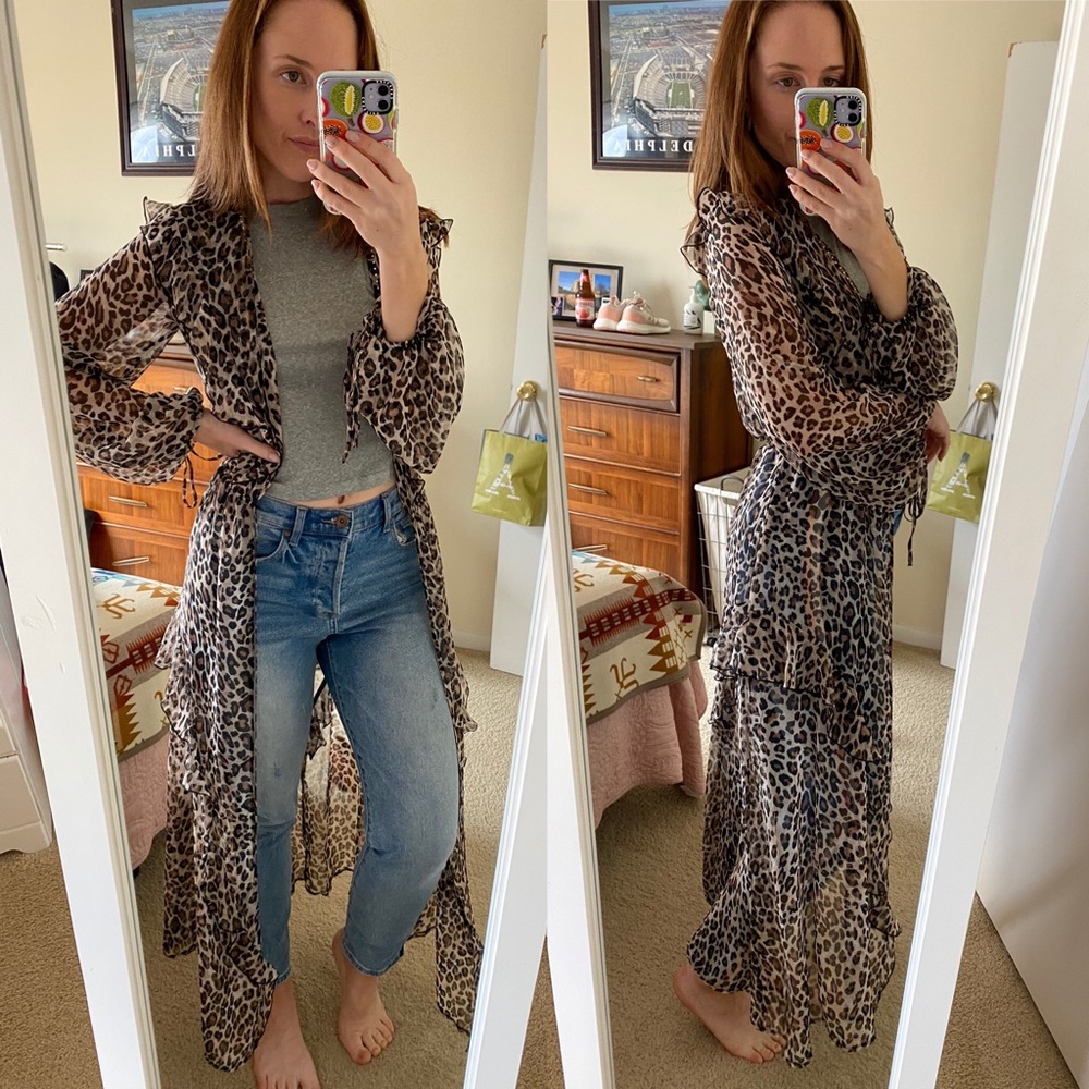 ✨SALE✨ VICTORIA’S SECRET Plunge Ruffle Robe - Picture 4 of 8
